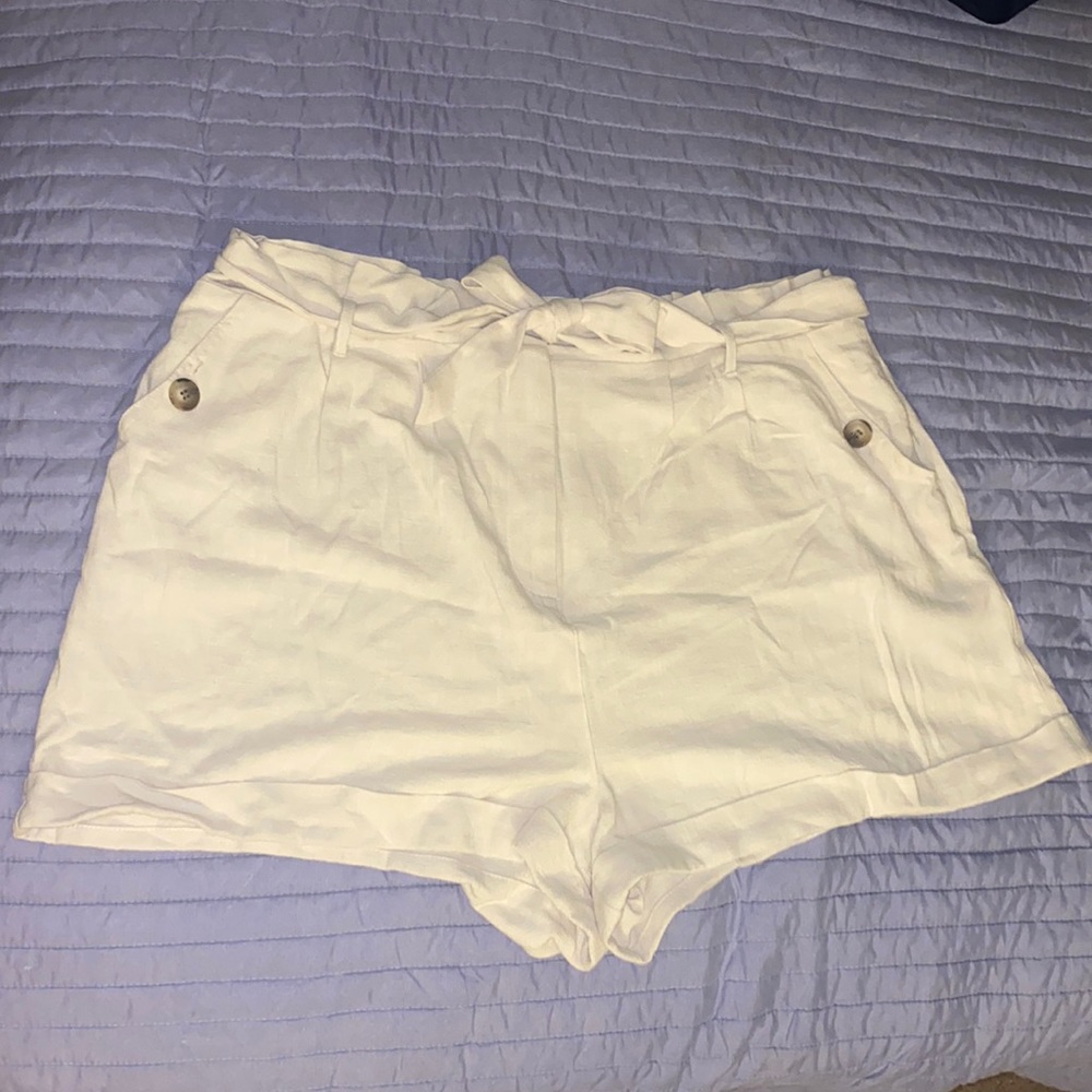 Linen Shorts - Picture 2 of 7